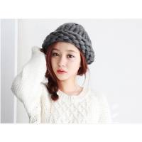 Шапка из шерсти мериноса хельсинки крупная вязка светло-серый/темно-серый