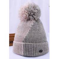 Двухцветная вязаная шапка в корейском стиле