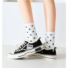 Белые носки с пятиконечными звездами