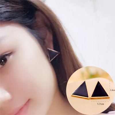 Женские сережки черные треугольники с золотой каймой