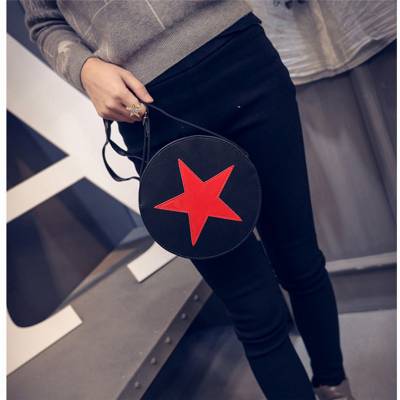 Модная круглая сумка со звездой